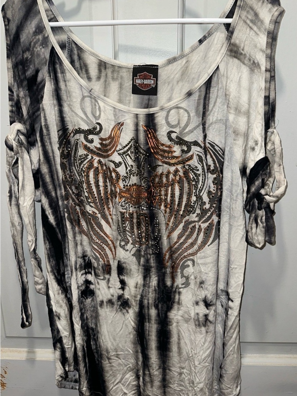 Harley-Davidson Black & White Tie-Dye Cold-Shoulder Top with Bronze Wing Graphic